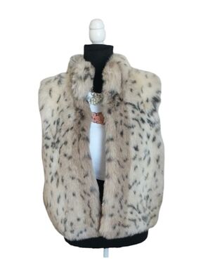 Valerie Stevens Faux Fur Vest in Cream and Black. Size-M